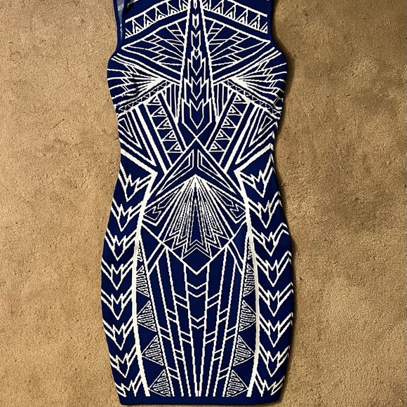 Women’s patterned dress - Picture 2 of 3